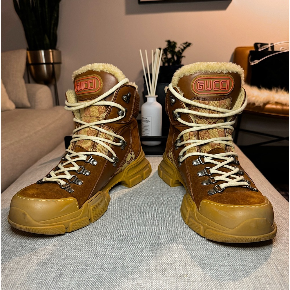 GUCCI winter hiking boot. suede and leather accents with shearling lining. - Picture 3 of 8